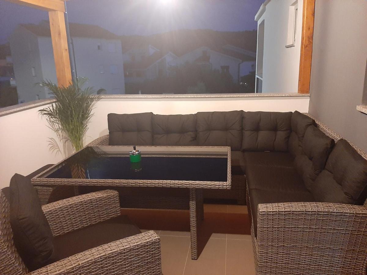 Apartman Mate Lopar Ngoại thất bức ảnh